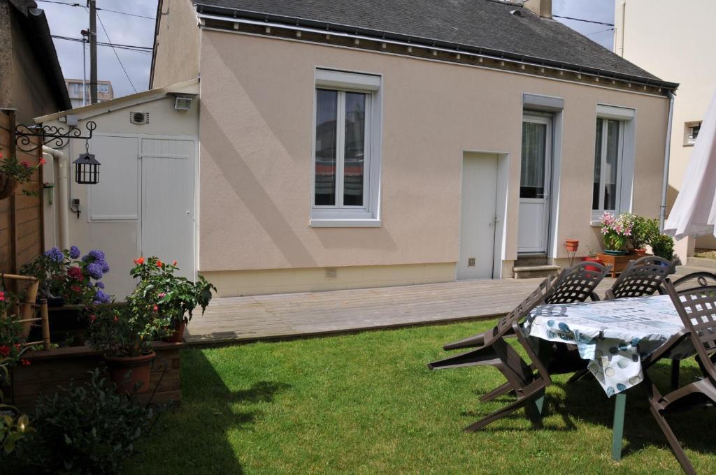 Les Vergnes Mancelles Le Mans Exteriör bild