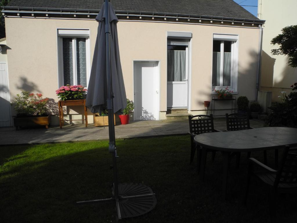 Les Vergnes Mancelles Le Mans Exteriör bild